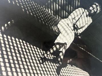 Aleksandr Rodchenko - Girl with a Leica – Iconic Soviet beschikbaar voor biedingen