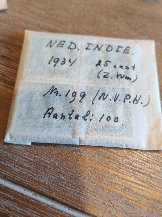Nederlands-Indië - Enorme hoeveelheid Nederlands indie in, Timbres & Monnaies, Timbres | Pays-Bas