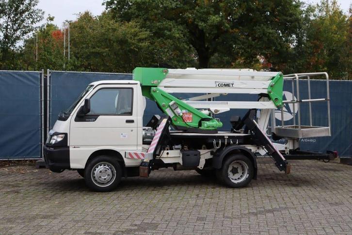 Veiling: Autohoogwerker Piaggio PORTER MAXXI Benzine met hoo, Articles professionnels, Machines & Construction | Ascenseurs, Échafaudages & Échelles