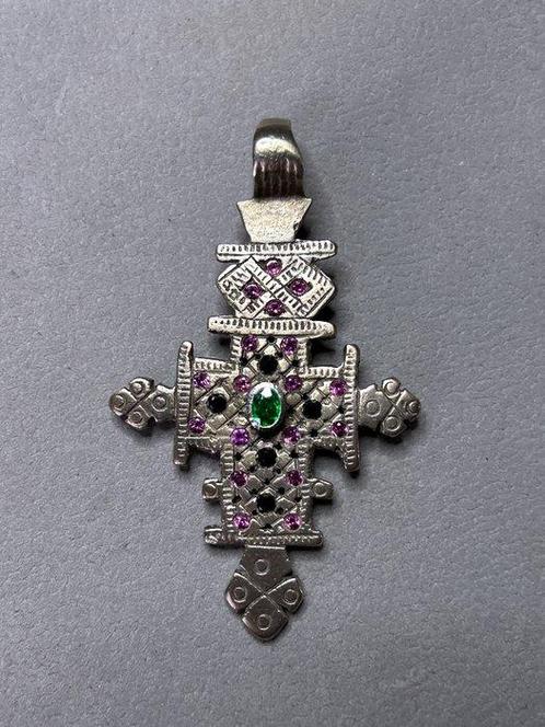 Bijou unique fait a main - croix éthiopienne - 6,5 cm -, Antiek en Kunst, Kunst | Niet-Westerse kunst