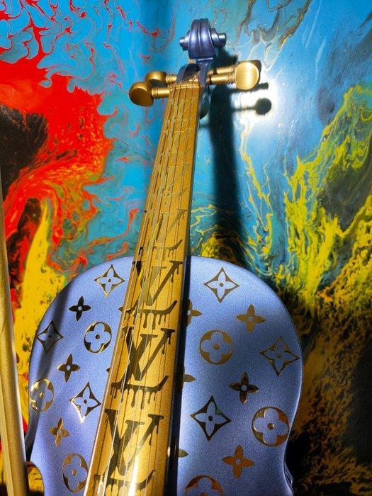fp pop art - Louis vuitton violon 60cm Bleu metalic luxury, Antiek en Kunst, Kunst | Designobjecten