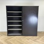 schuifdeurkast vv 10 legborden en sleutel (hxbxd), Gebruikt