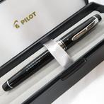 Pilot - Custom Heritage 912 (black & silver) - 14K gold #10, Verzamelen, Nieuw