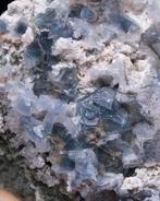 (Zeldzame locatie) blauwkwarts op matrix met aerinite en, Collections, Minéraux & Fossiles