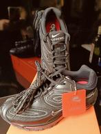 Nike X Supreme - Sportschoenen - Maat: Shoes / EU 42.5, Nieuw