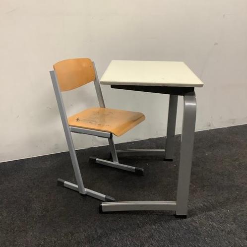 Tweedehands complete school set Eromes van 20 stuks tafels +, Huis en Inrichting, Stoelen, Gebruikt, Vijf, Zes of meer stoelen