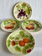 Barbotine dessertbordjes levendig versierd met takjes ,