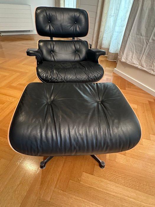 Vitra - Charles & Ray Eames - Loungestoel met voetenbank -, Antiek en Kunst, Kunst | Designobjecten