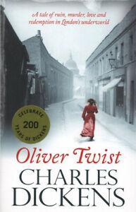 Oliver Twist by Charles Dickens (Paperback) softback), Boeken, Overige Boeken, Gelezen, Verzenden