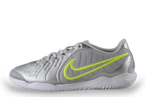 Nike Voetbalschoenen in maat 44 Zilver | 5% extra korting, Kleding | Heren, Schoenen, Overige kleuren, Zo goed als nieuw, Verzenden
