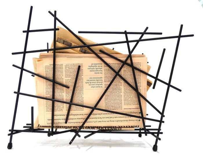 Alessi - Fratelli Campana - Tijdschriftenhouder - oplappen -, Antiek en Kunst, Kunst | Designobjecten