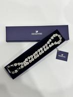 Swarovski - Statue, Swarovski & Ariana Grande Collaboration