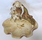 Royal Dux Porzellan-Manufaktur - Beeld, Femme sur la, Antiek en Kunst