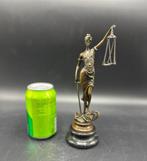 Beeldje - Bronzen beeld van Vrouwe Justitia. - Brons,, Antiek en Kunst