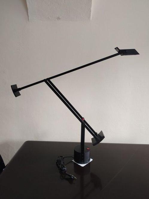 Artemide - Richard Sapper - Bureaulamp - Tizio - Plastic,, Antiek en Kunst, Antiek | Verlichting