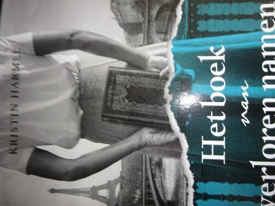 Het boek van verloren namen Kristin Harmel 9789049201616, Boeken, Overige Boeken, Gelezen, Verzenden