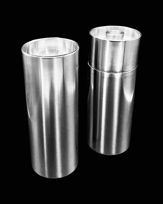 Stelton - Arne Jacobsen - Peper- en zoutstel (2) -, Antiek en Kunst, Antiek | Meubels | Stoelen en Sofa's