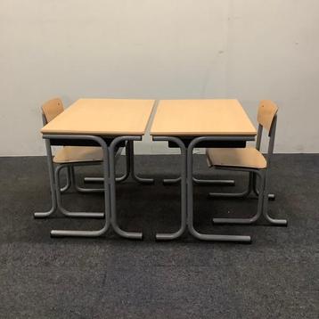 Tweedehands complete school set Galvanias 22 stuks tafels +, Huis en Inrichting, Gebruikt, Grijs, Hout, Eén