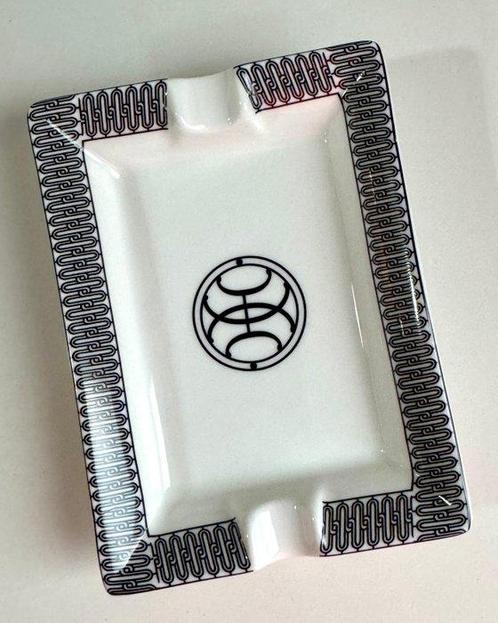 Beautiful Hermes H Deco Porcelain Cigars Ashtray - Zonder, Verzamelen, Rookartikelen, Aanstekers en Luciferdoosjes