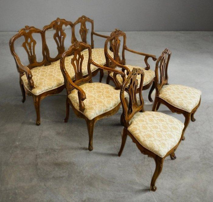 Set salotto antico in stile rococo – Provenienza Veneto -, Antiek en Kunst, Antiek | Meubels | Stoelen en Sofa's