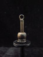 Égypte ancienne Argent Amulette de fleur de pavot avec, Antiek en Kunst