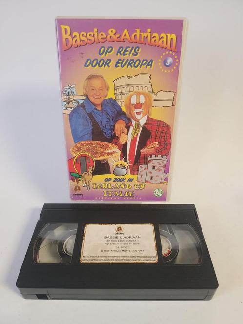 Bassie & Adriaan op Reis door Europa 3 VHS, Cd's en Dvd's, VHS | Kinderen en Jeugd, Zo goed als nieuw, Ophalen of Verzenden