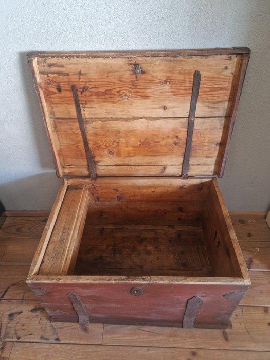 Kist - Vurenhout - Prachtige antieke kist, Antiek en Kunst, Antiek | Overige Antiek