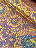 Couette en soie à motifs art déco, impressionnant imprimé. -