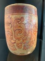 Maya-cultuur Keramiek Maya-gevederde slangcilinder Klassieke
