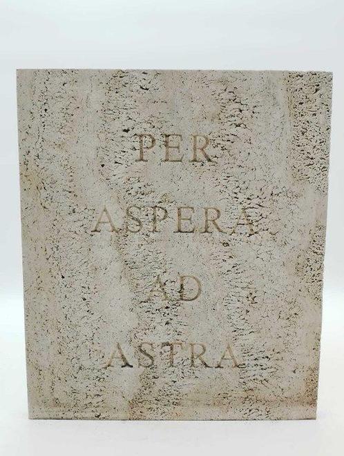 Reliëf, Epigrafe per aspira ad Astra - 35 cm - Travertijn, Antiek en Kunst, Curiosa en Brocante