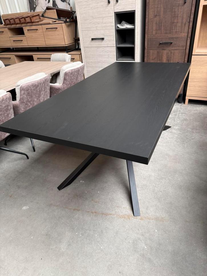 Costa eettafel, kleur noir, Huis en Inrichting, Tafels | Eettafels, Nieuw, Metaal, Overige materialen