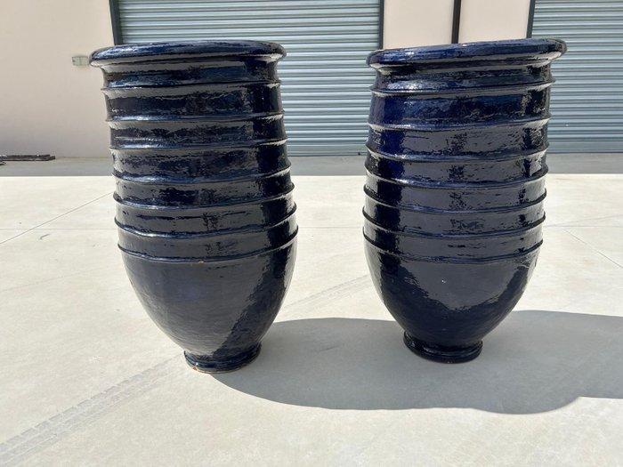 Vase (2) - Faïence, Antiek en Kunst, Kunst | Designobjecten