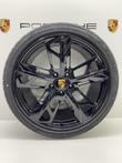 Porsche Taycan ORIGINELE 21inch Cross Unizwart met banden