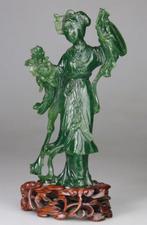 Kwanyin Sculpte - Socle en Bois de Rose - Boite - Jade
