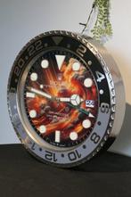 W. - Horloge murale de luxe en référence au tableau Fire -, Antiek en Kunst