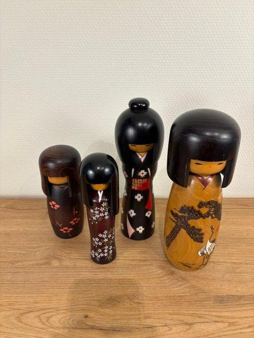 Set van vier vintage kokeshi-poppetjes - Japan - 1900-2000, Antiek en Kunst, Kunst | Designobjecten