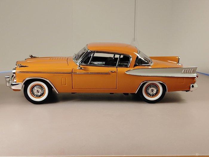 Ertl/Auto World 1:18 - Model coupé - Studebaker Golden Hawk, Hobby en Vrije tijd, Modelauto's | 1:5 tot 1:12
