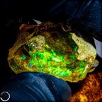 Zeer zeldzame natuurlijke AAA+++ Crystal Opal onbehandeld
