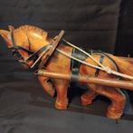 57 cms de long - Chariot (1950) - Bois , cuivre. - travail