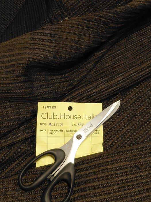 Alissa, l’eleganza scultorea del rigato – Club House Italia, Antiek en Kunst, Antiek | Tapijten, Tafelkleden en Textiel