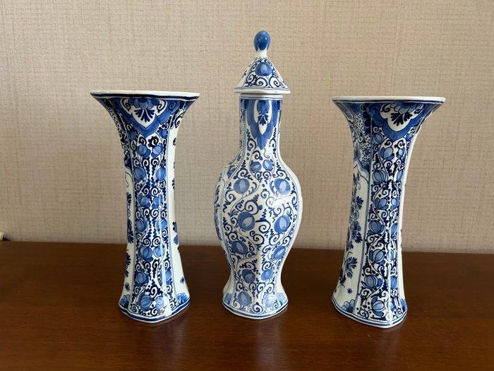 Decoratief ornament (3) - De Porceleyne Fles, Delft - vaas -, Antiek en Kunst, Antiek | Glaswerk en Kristal