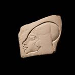 Oud-Egyptisch Kalksteen Belangrijk reliëfportret van een, Collections