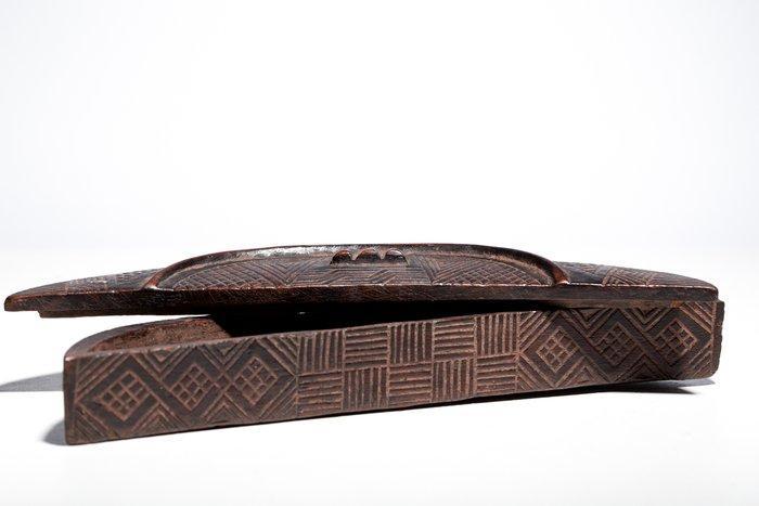 Boîte à tukula (pigment rouge) - Kuba - République, Antiek en Kunst, Kunst | Niet-Westerse kunst