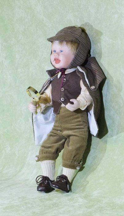 Born To Be Famous - Pop Little Sherlock Nr. 6987 G -, Antiek en Kunst, Antiek | Speelgoed