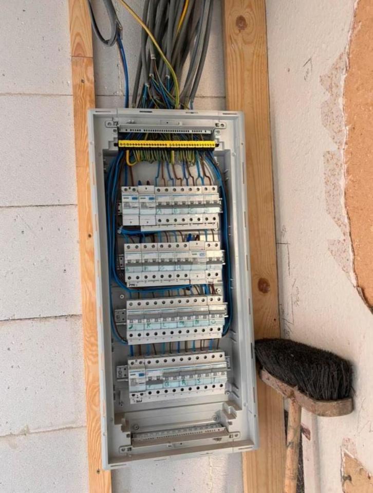 #electricien agrée #chauffagiste agrée plomberie 0495858492, Diensten en Vakmensen, Elektriciens, Garantie