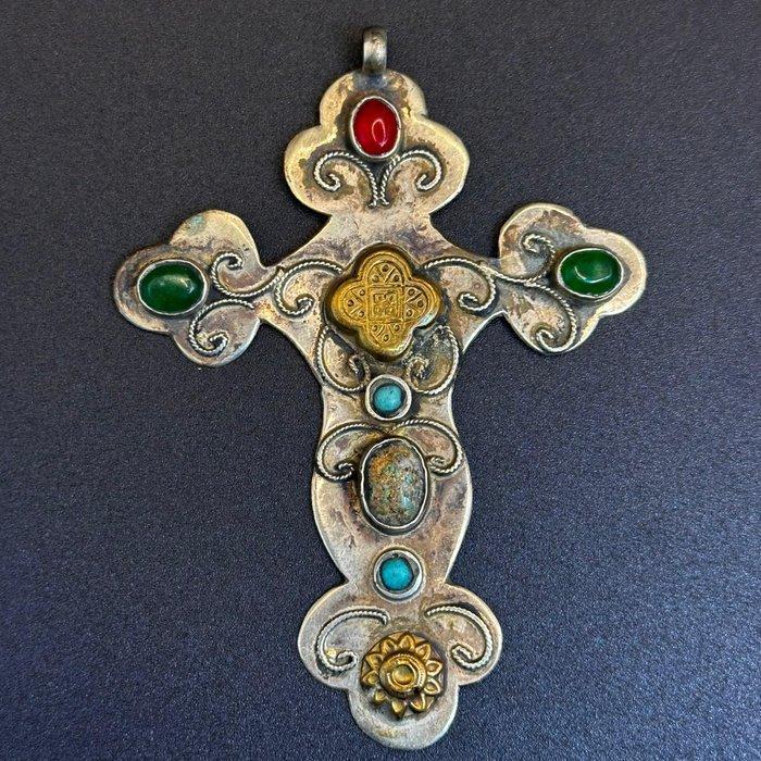 Grote Turkmens gemengmetaal kruis hanger met filigraan,, Antiquités & Art, Art | Art non-occidental