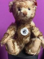 Steiff: Teddybeer Little Happy, replica met rood etiket.