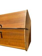 Naaidoos - Hout, Messing