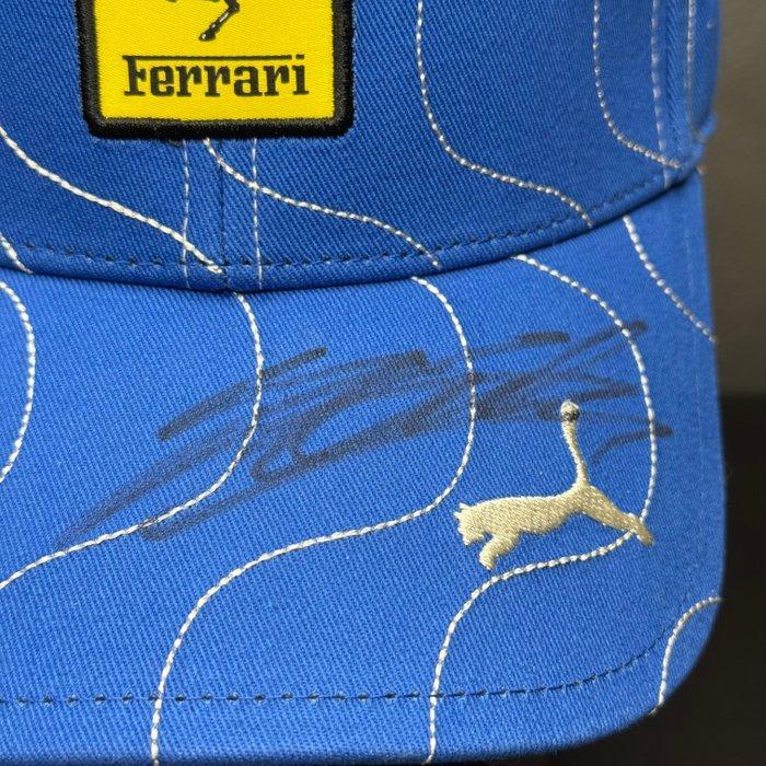 Ferrari - Formule 1 - Charles Leclerc - 2025 - Pet, Verzamelen, Automerken, Motoren en Formule 1