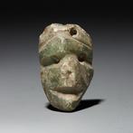 Mixteken, Mexico Jade Hanger in de vorm van een masker. 800, Verzamelen